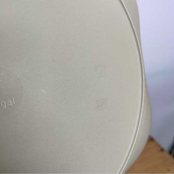 Tupperware chip and dip floral bowl beige 1.5 Gallon - Picture 11 of 16